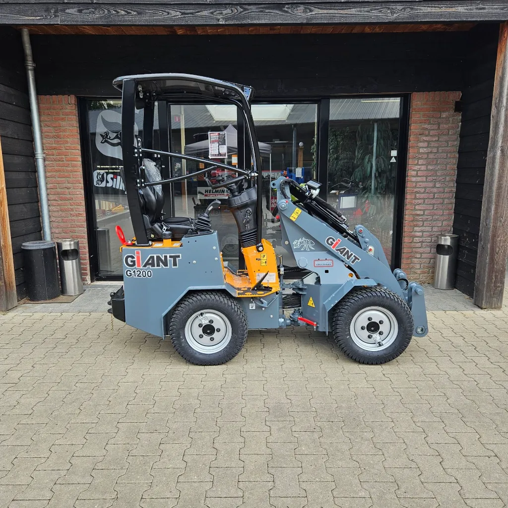 Giant G1200 - showroom 2.webp