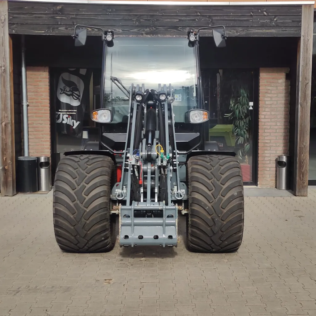 Giant G5000  (12).webp