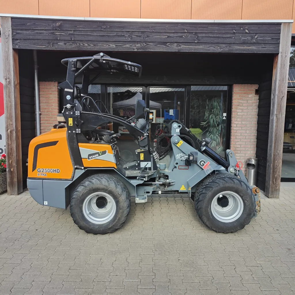 Giant G2500 x-tra 415hr - 2025 (6).webp
