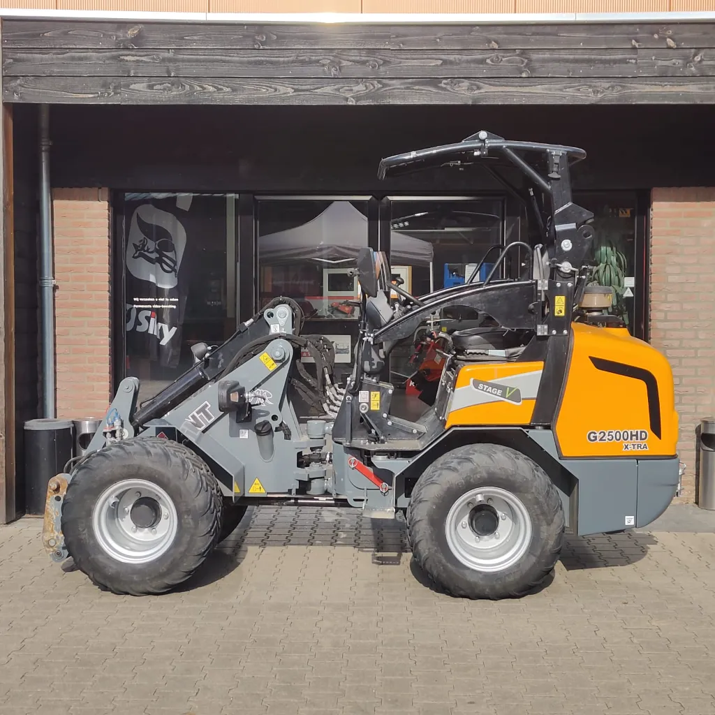 Giant G2500 x-tra 415hr - 2025 (5).webp