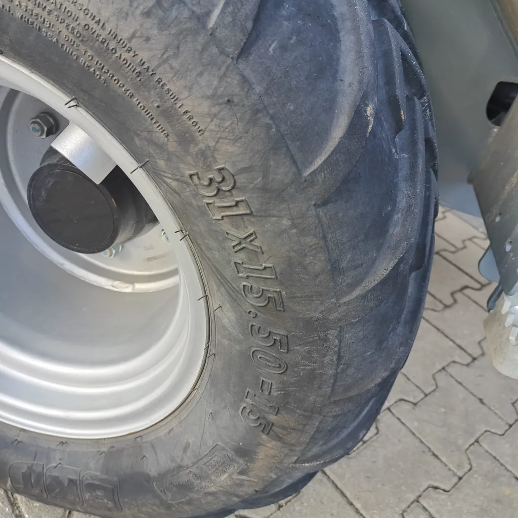 Giant G2500 x-tra 415hr - 2025 (10).webp