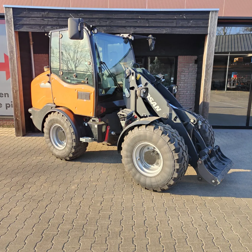Doosan DL80 - Giant G5000 (6).webp