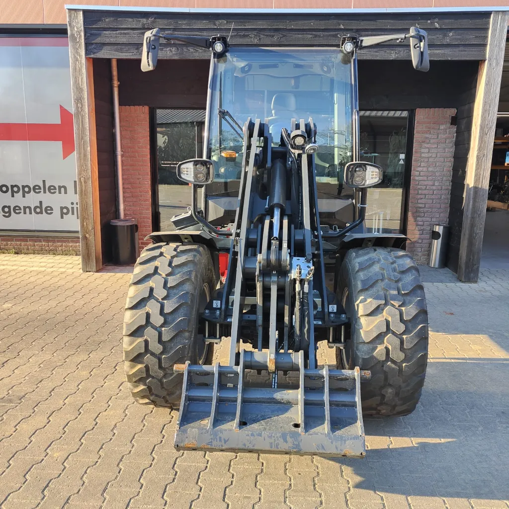 Doosan DL80 - Giant G5000 (7).webp