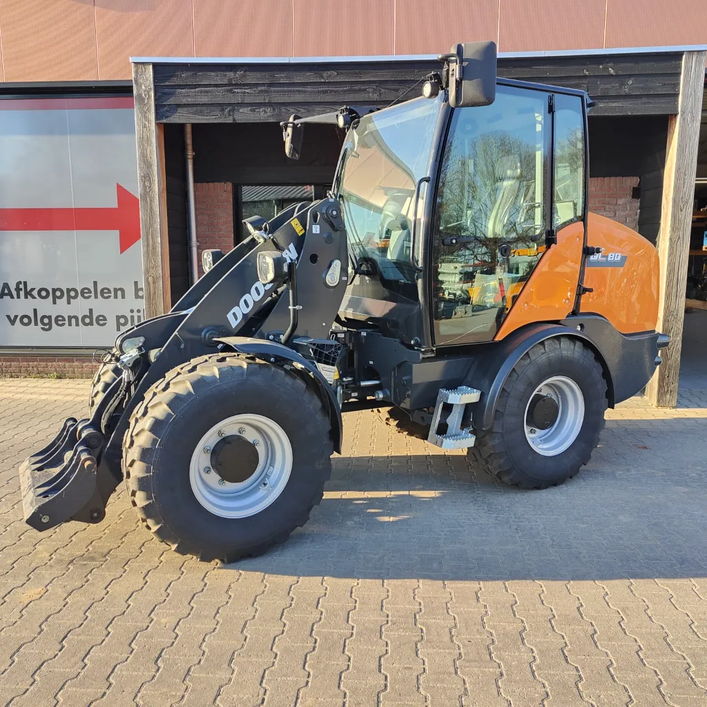 Doosan DL80 - Giant G5000 (1).webp