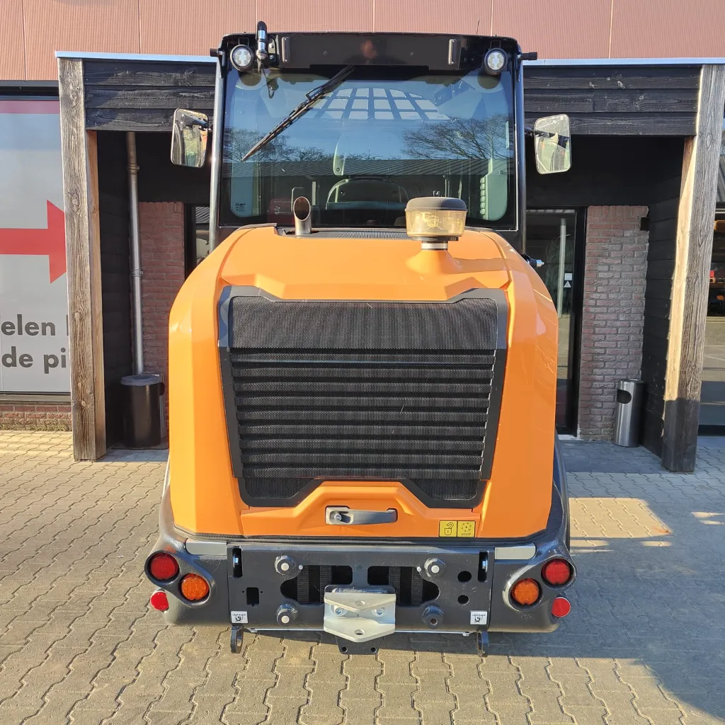 Doosan DL80 - Giant G5000 (4).webp
