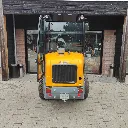 Giant G2500 met dichte cabine en verwarming (1).webp