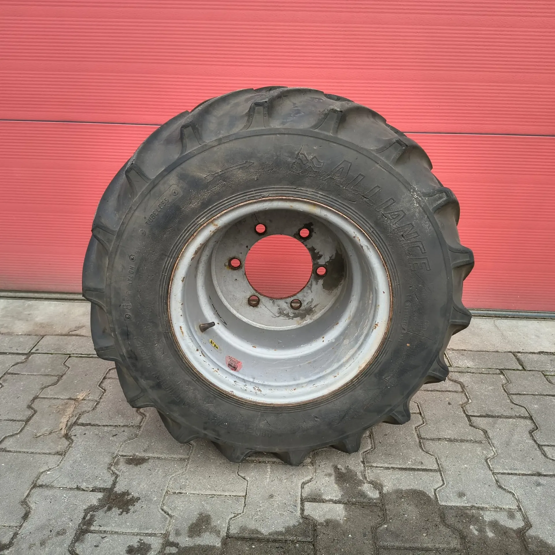 [2616372] Wiel Alliance 31x15.5-15