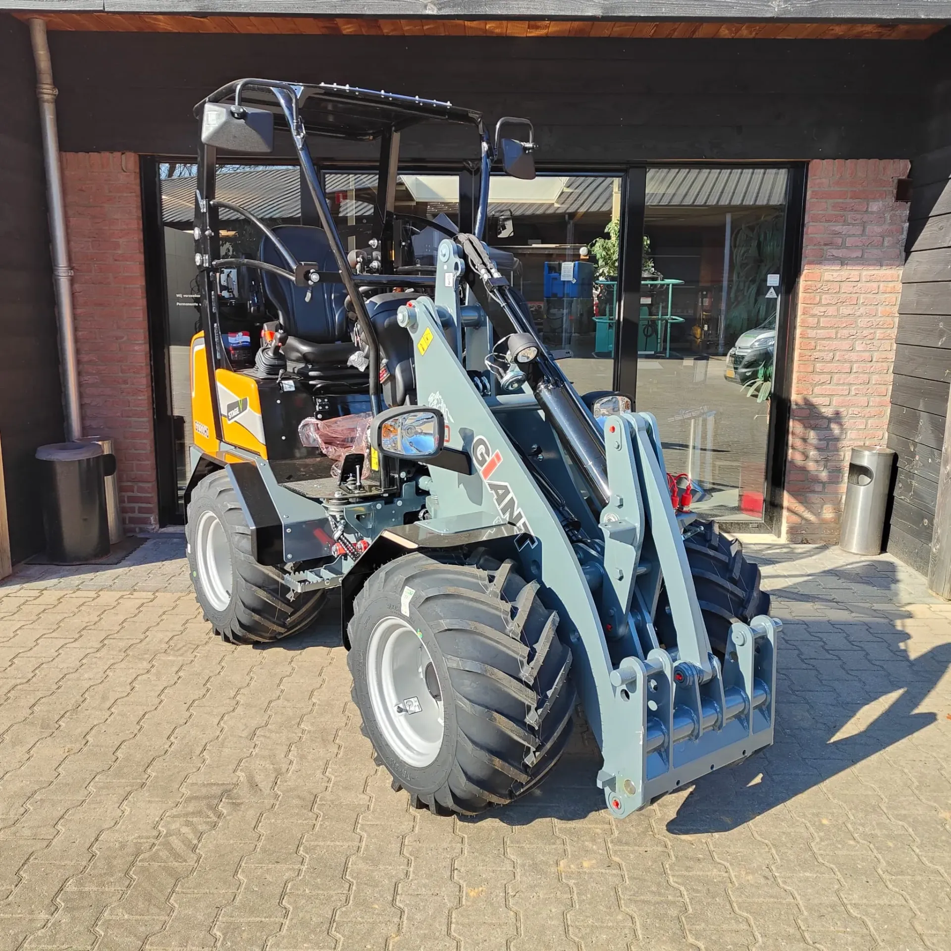 Giant G2300 HD
