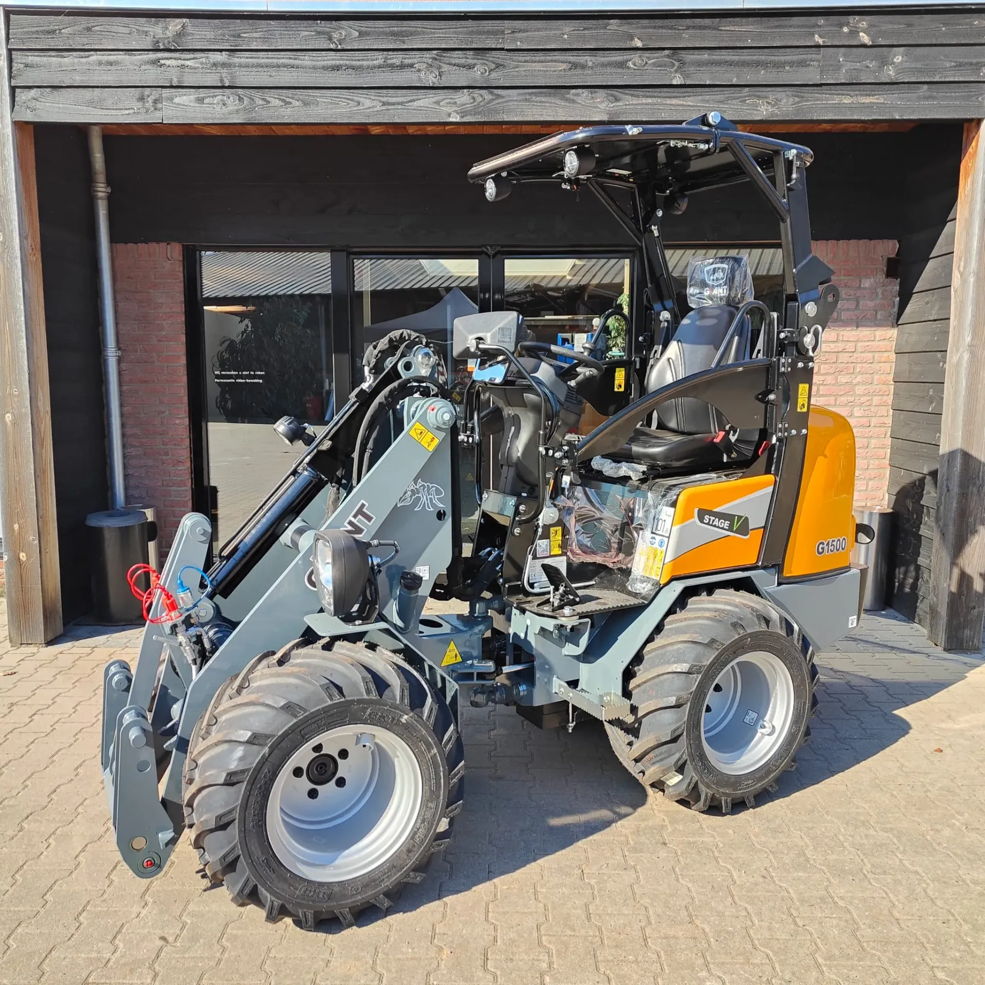 [XP5G1C1AETT052893] Giant G1500