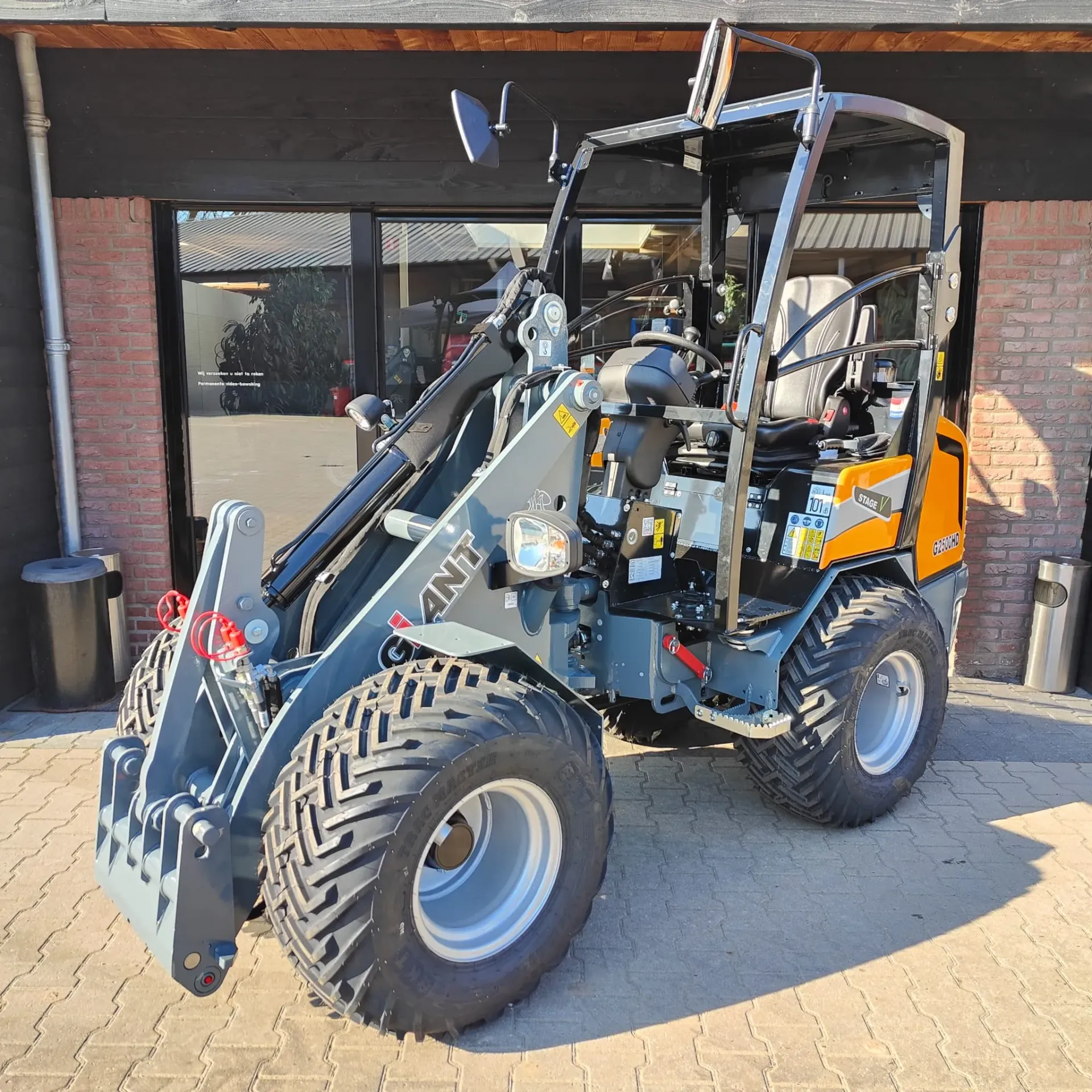 [XP5G2C0BVTT053091] Giant G2500HD