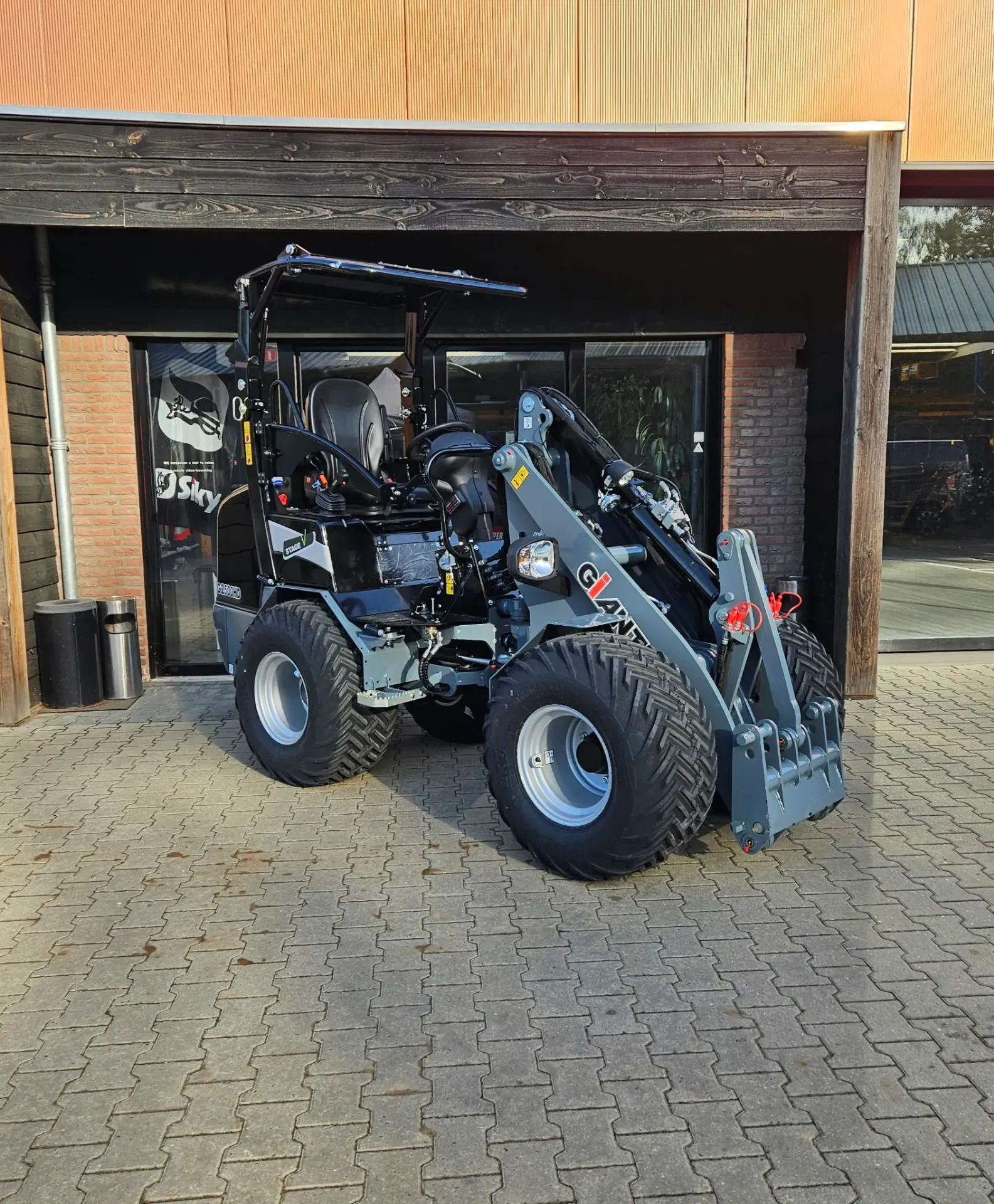 [XP5G2C0BETT055736] GIANT G2500 HD